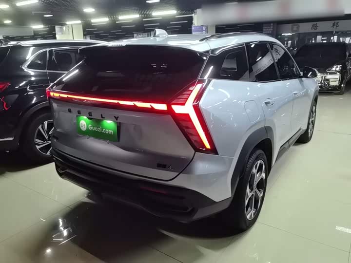 Geely Atlas L, 2024 — фото 7 из 9