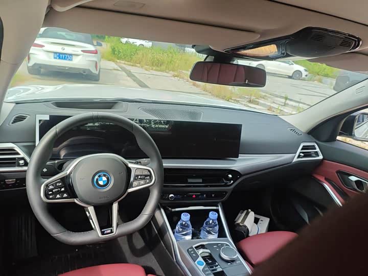 BMW i3, 2026 — фото 7 из 9