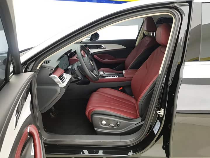 Hongqi H5 Hybrid, 2025 — фото 9 из 9
