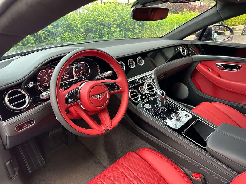 Bentley Continental GT, 2022 — фото 6 из 10
