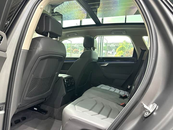 Volkswagen Touareg, 2023 — фото 9 из 9