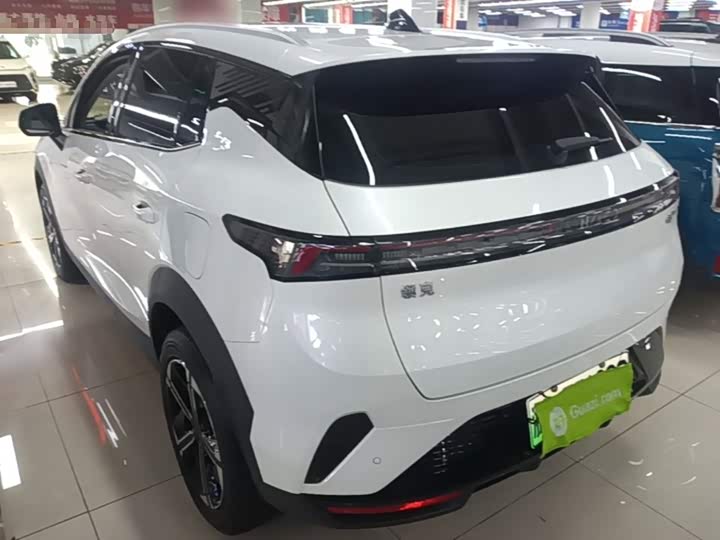 Lynk & Co 06 EM-P Hybrid, 2024 — фото 5 из 9