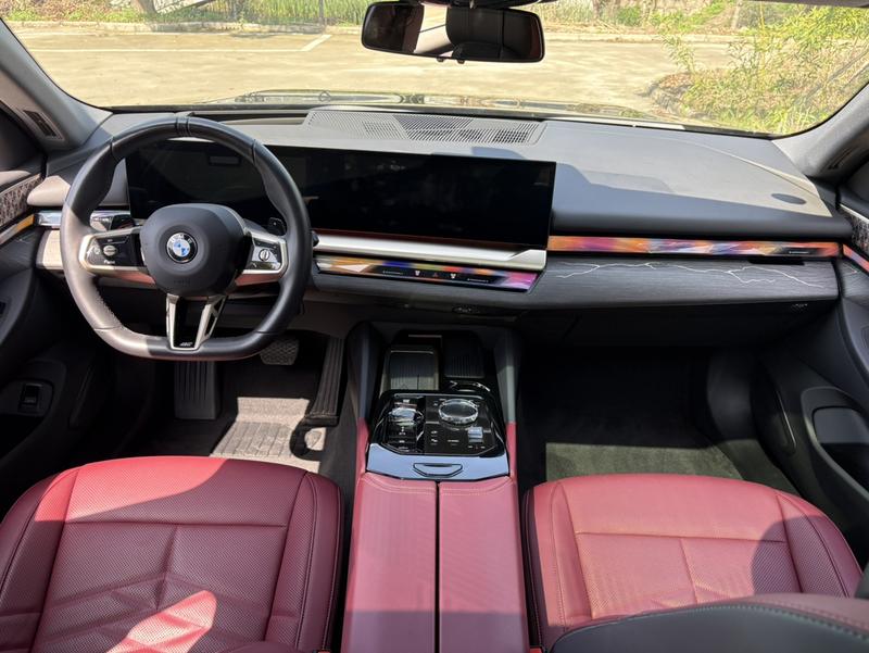BMW 5 Series, 2025 — фото 7 из 12