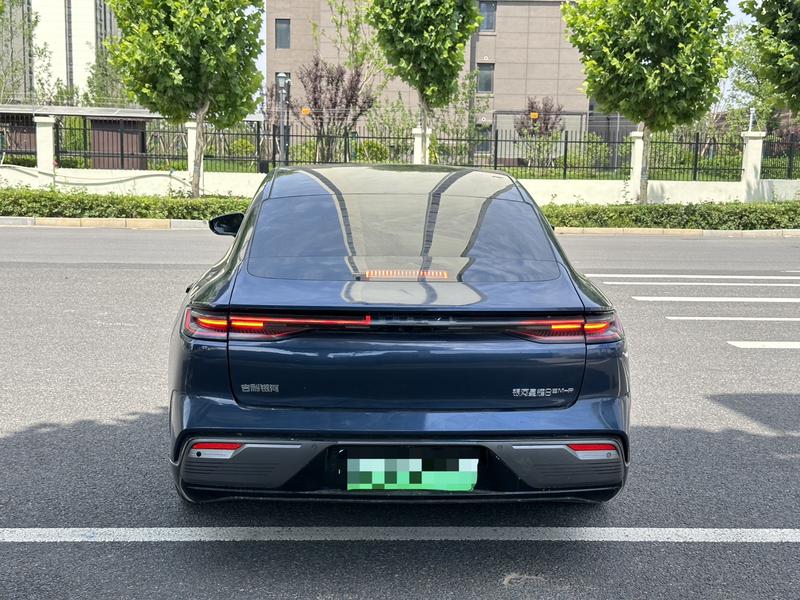 Geely Galaxy Starshine 8 EM-i, 2025 — фото 5 из 10