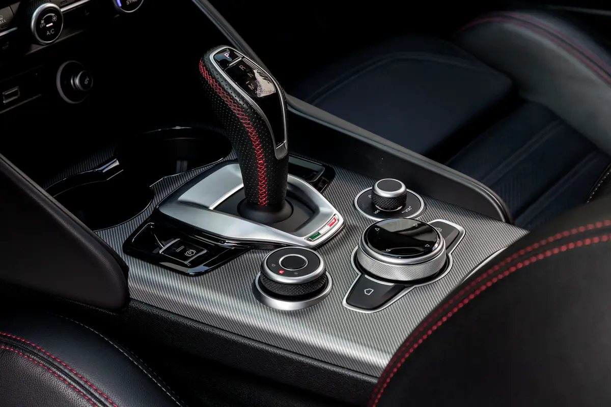 Alfa Romeo Giulia, 2024 — фото 10 из 10
