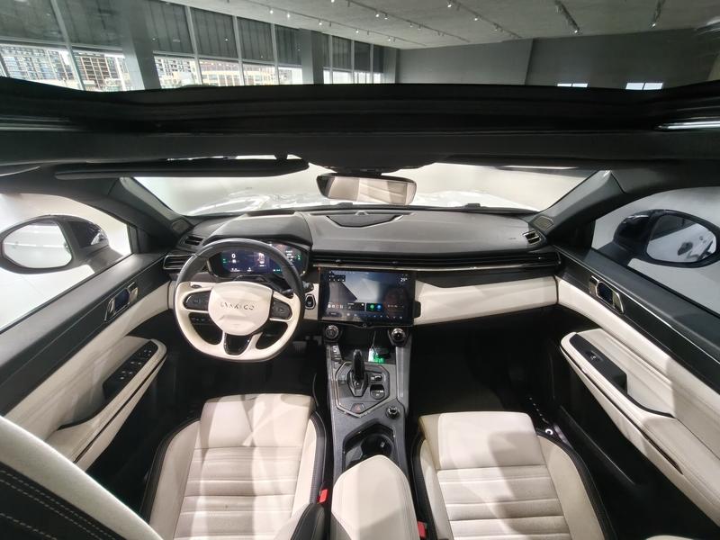 Lynk & Co 01 EM-P Hybrid, 2022 — фото 6 из 12