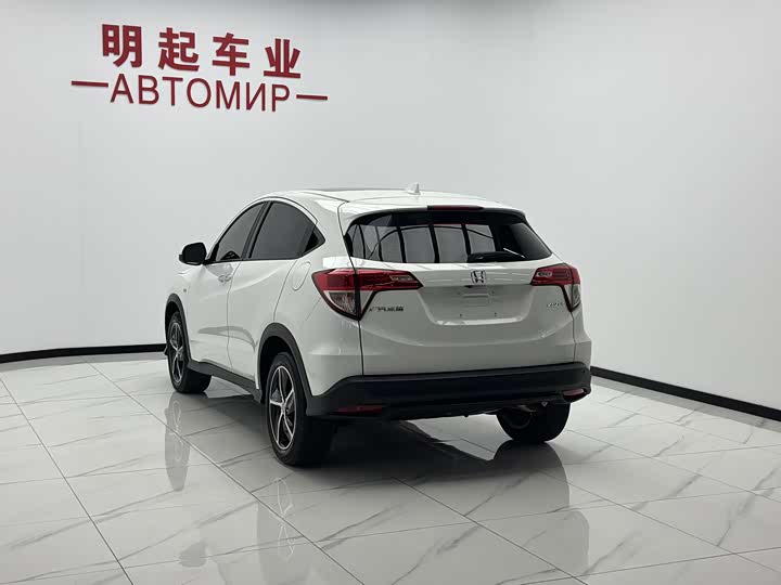 Honda Vezel, 2022 — фото 8 из 9