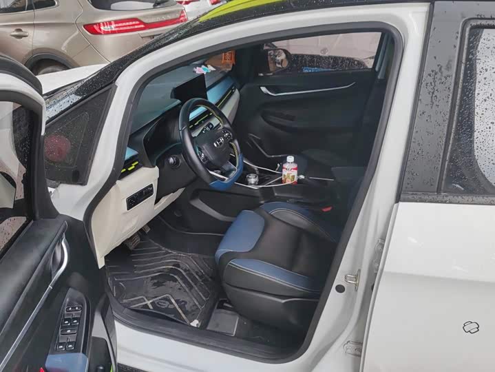 Geely Geometry EX3, 2022 — фото 9 из 9