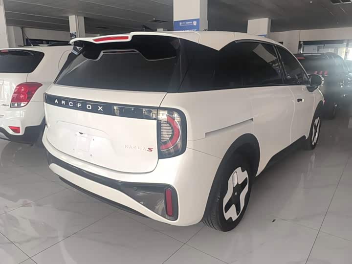 BAIC Arcfox Kaola S, 2024 — фото 7 из 9