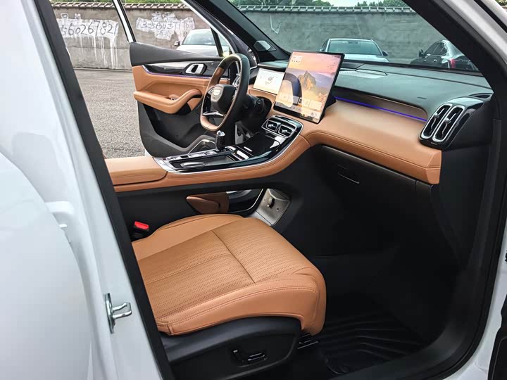 Geely Atlas L, 2025 — фото 6 из 9