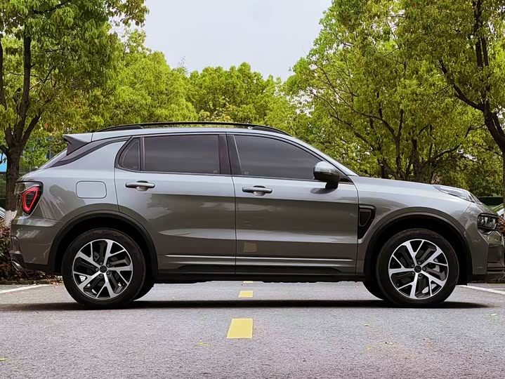 Lynk & Co 01 EM-P Hybrid, 2021 — фото 4 из 9