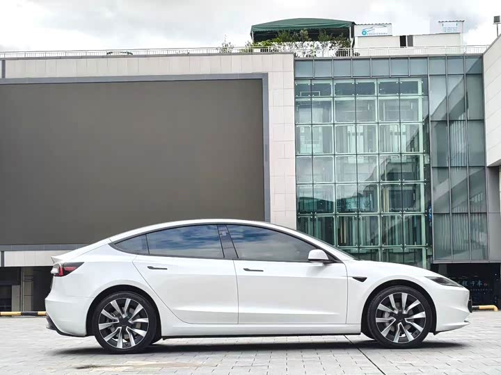 Tesla Model 3, 2025 — фото 9 из 9