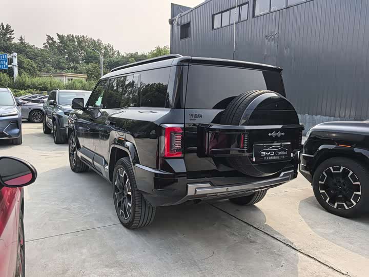 BYD FangChengBao Leopard 8, 2024 — фото 4 из 9
