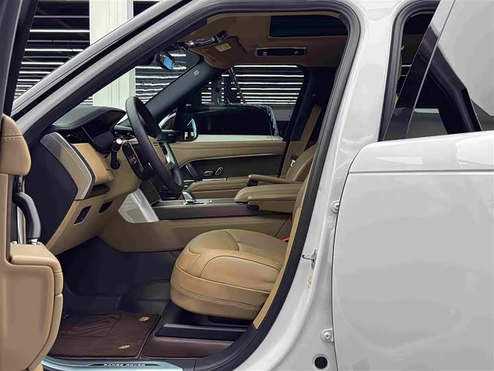 Land Rover Range Rover, 2024 — фото 8 из 9