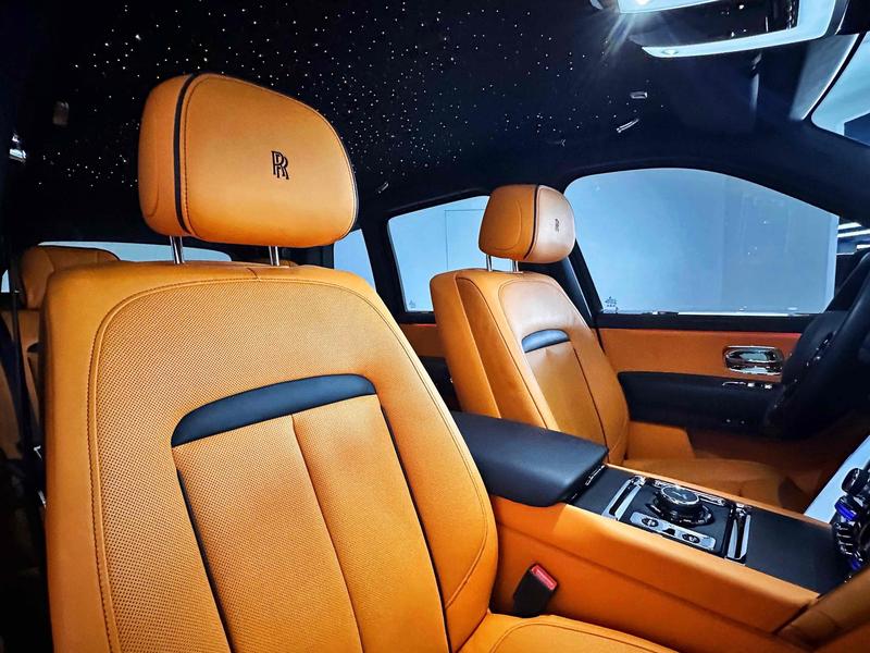Rolls-Royce Cullinan, 2023 — фото 6 из 9