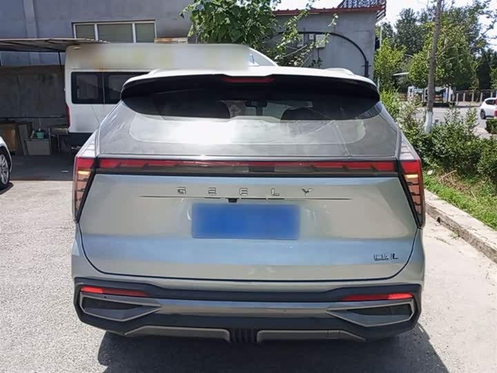 Geely Atlas L, 2023 — фото 6 из 9