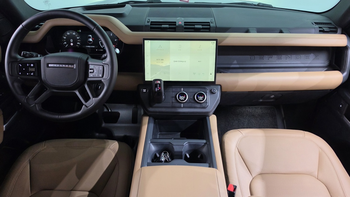 Land Rover Defender, 2026 — фото 6 из 12