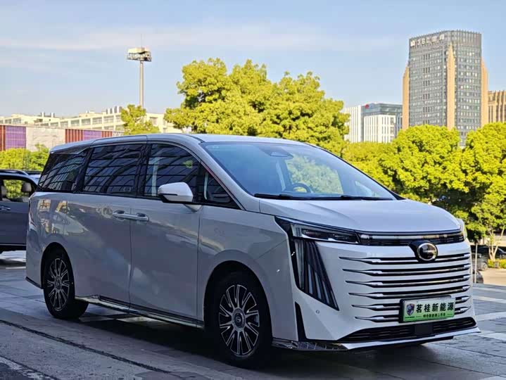 GAC Trumpchi E9, 2023 — фото 2 из 9