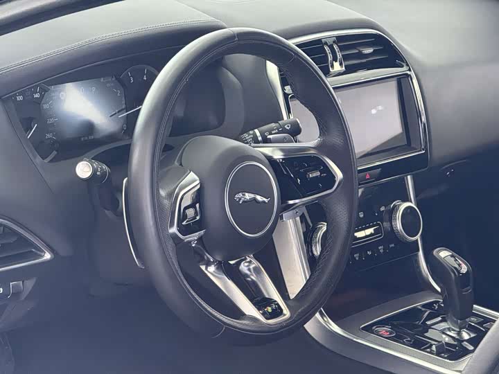 Jaguar XE L, 2023 — фото 4 из 9