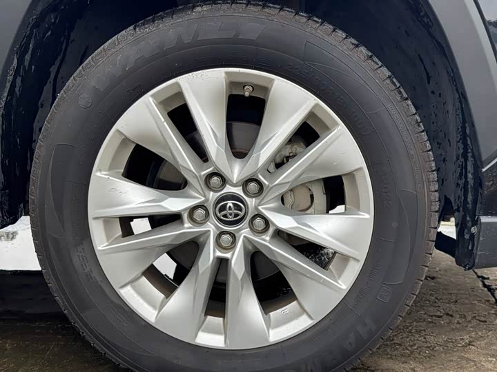 Toyota Wildlander, 2022 — фото 4 из 9
