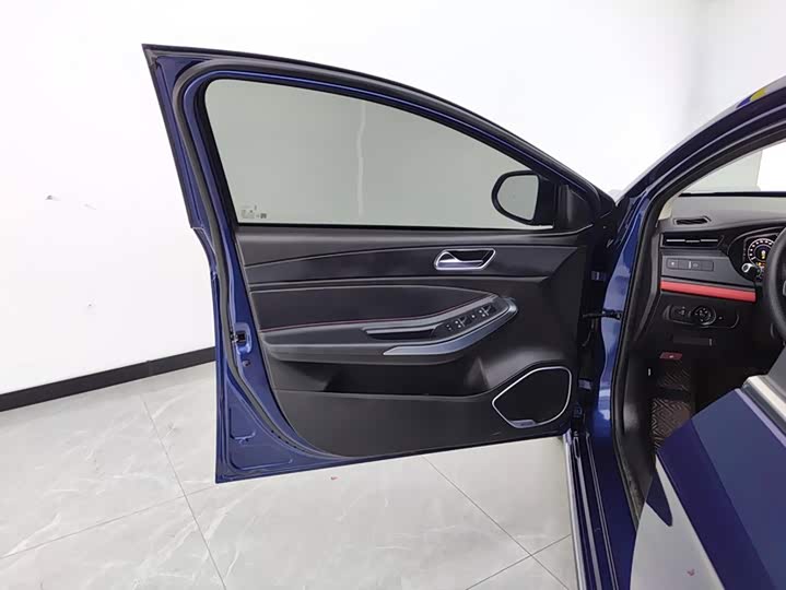 Chery Omoda S5 (Arrizo 5 Plus), 2022 — фото 7 из 9