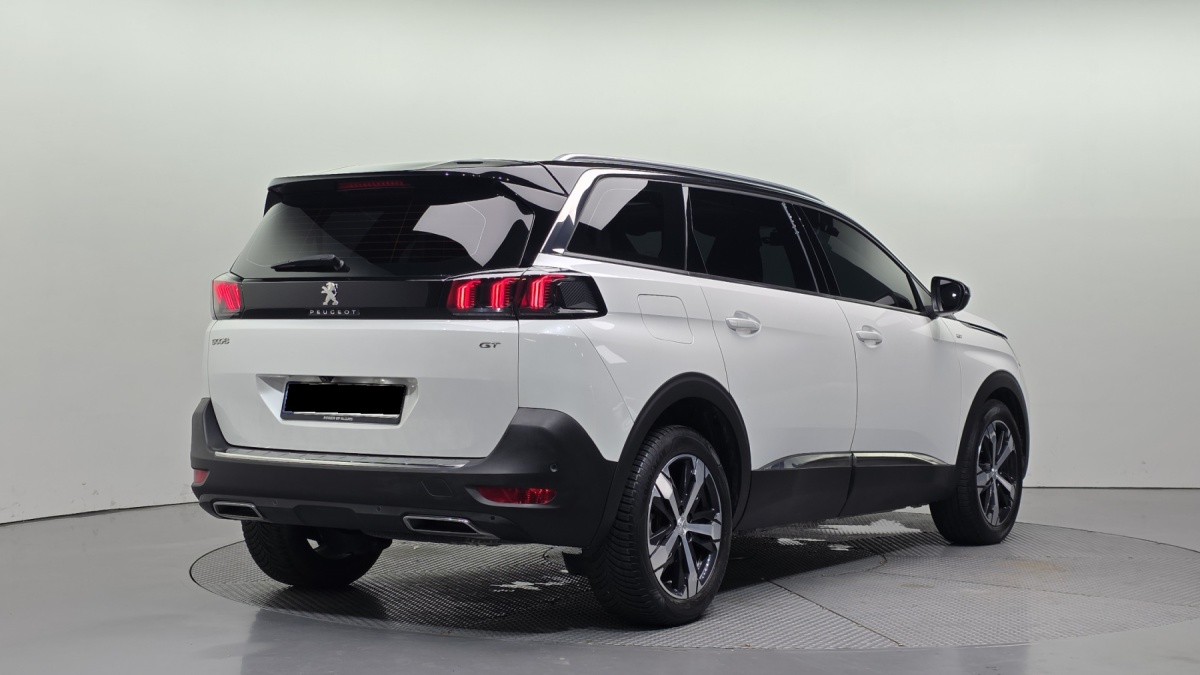 Peugeot 5008, 2022 — фото 2 из 12