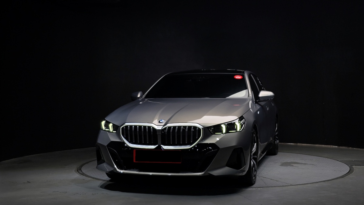 BMW 5 Series, 2025 — фото 3 из 12
