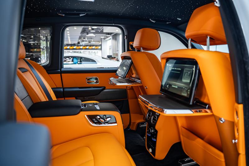 Rolls-Royce Cullinan, 2024 — фото 7 из 8