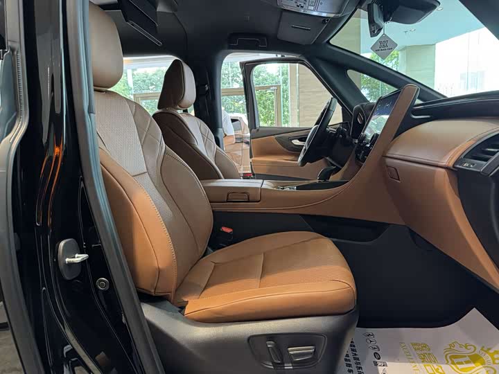 Toyota Alphard, 2024 — фото 9 из 9