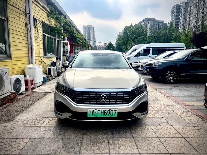 Volkswagen Passat Hybrid, 2022 — фото 2 из 9