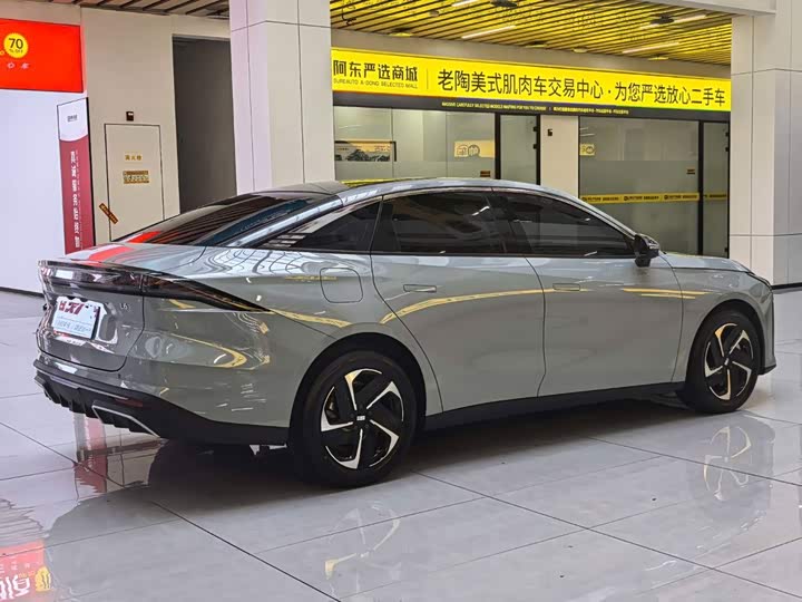 Geely Galaxy L6, 2023 — фото 6 из 9