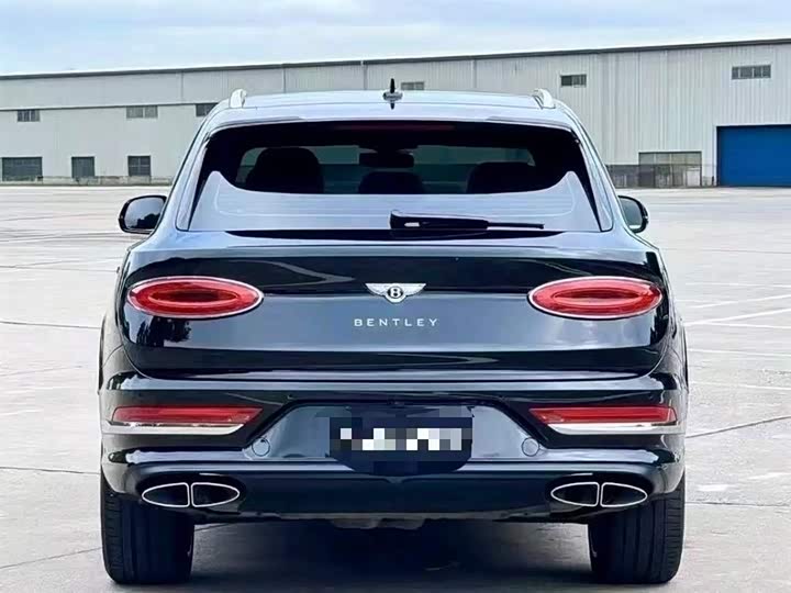Bentley Bentayga, 2023 — фото 5 из 9