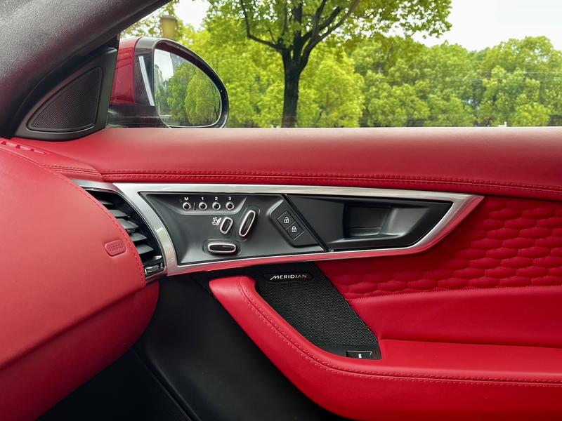 Jaguar F-Type, 2023 — фото 7 из 12
