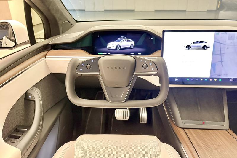 Tesla Model X, 2023 — фото 9 из 12