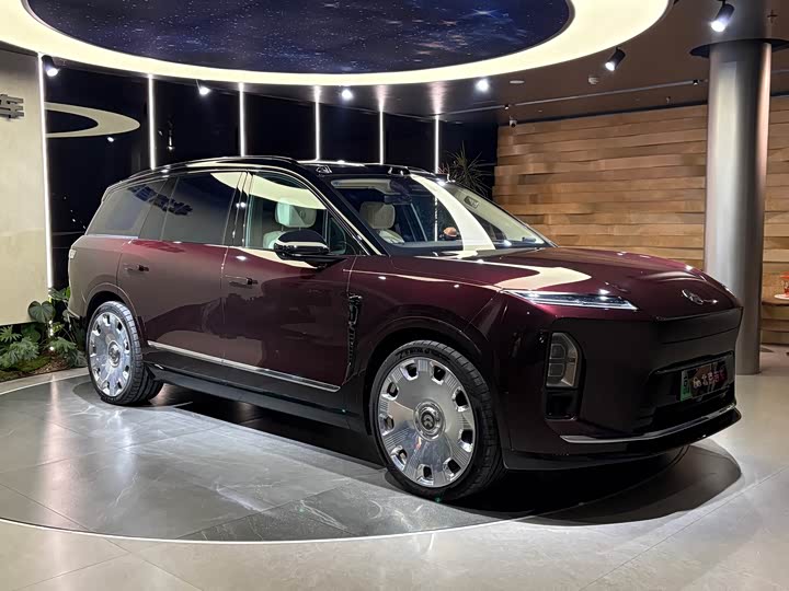 Nio ES8, 2025 — фото 3 из 9