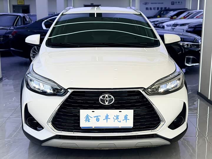 Toyota Yaris L Hatchback, 2022 — фото 2 из 9