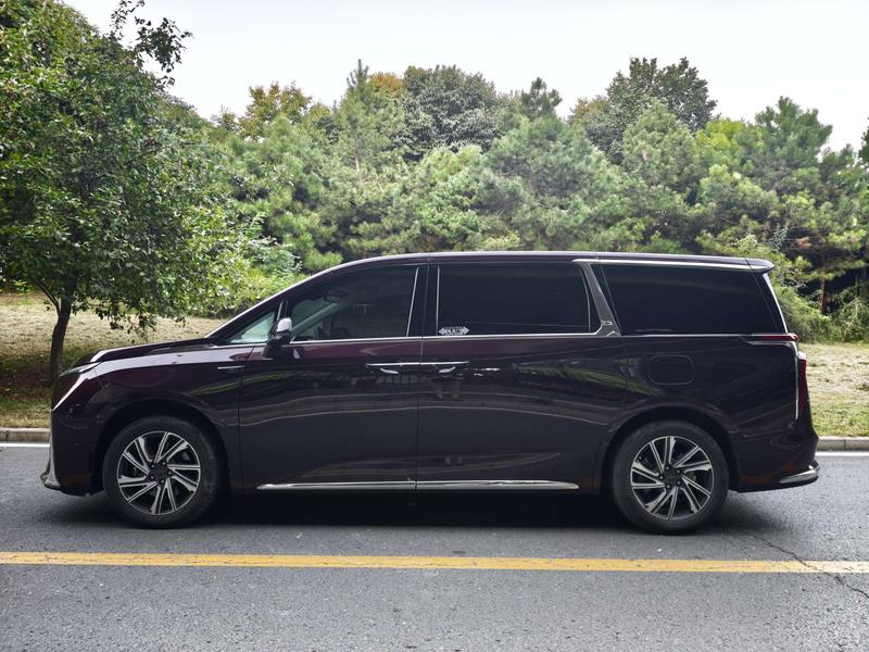 Maxus G90, 2023 — фото 3 из 12