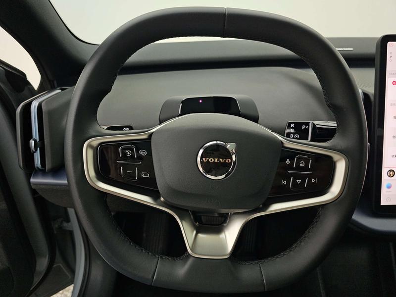 Volvo EX30, 2024 — фото 7 из 11