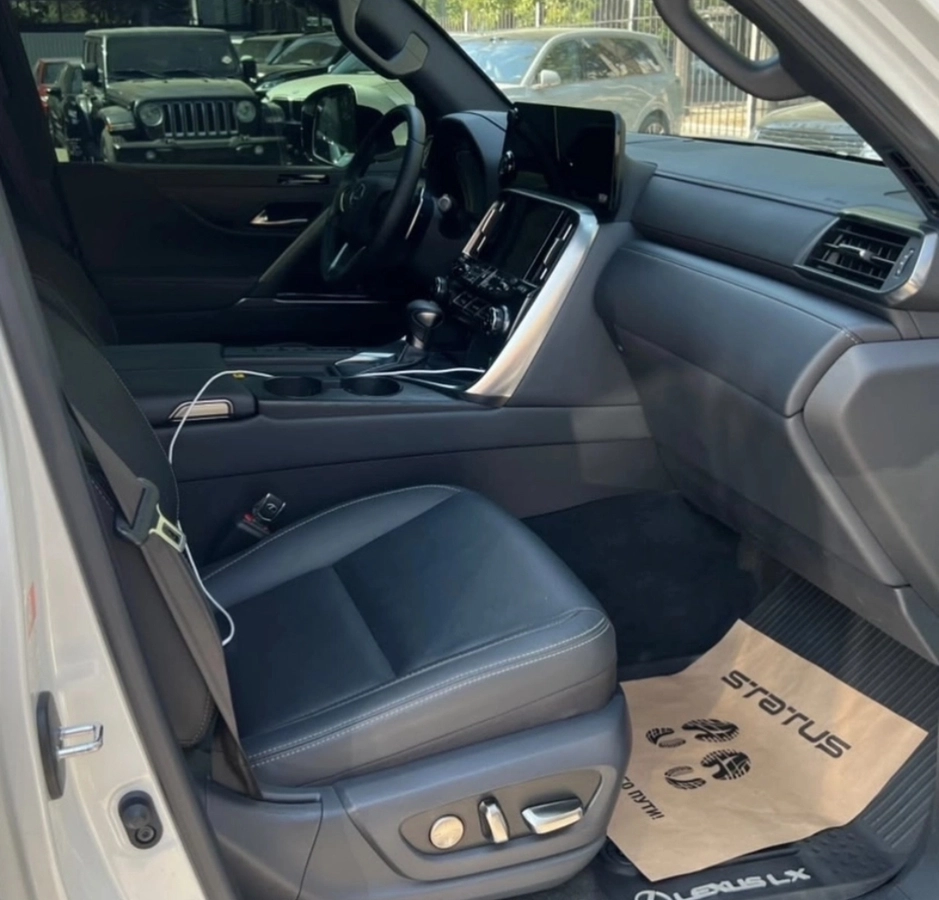 Lexus LX, 2023 — фото 3 из 5