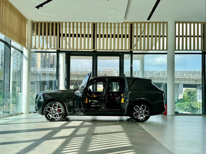 Rolls-Royce Cullinan, 2023 — фото 3 из 8