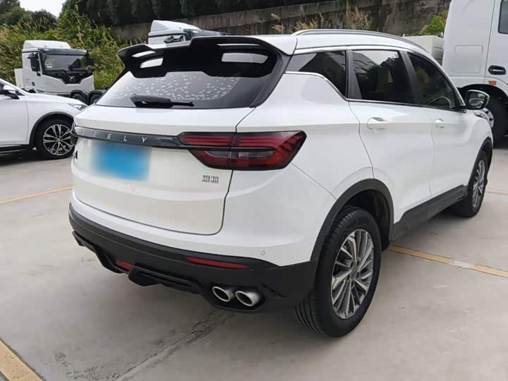 Geely Coolray, 2022 — фото 7 из 9