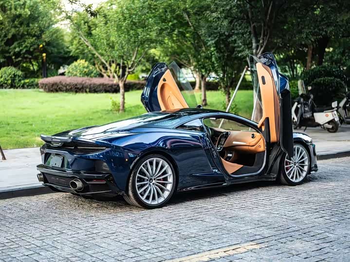 McLaren GT, 2023 — фото 2 из 9