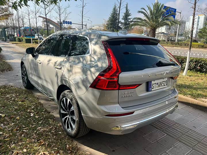 Volvo XC60, 2022 — фото 6 из 9