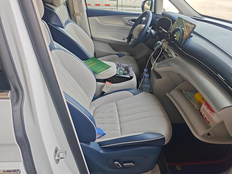 Roewe iMax 8, 2022 — фото 11 из 12