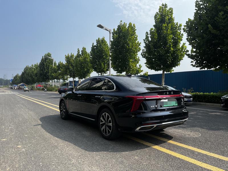 Hongqi H5 Hybrid, 2025 — фото 4 из 10