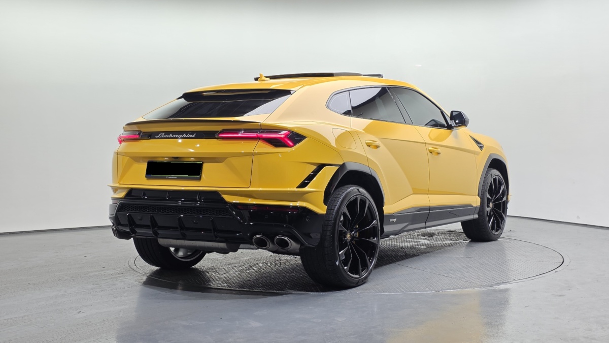 Lamborghini Urus, 2023 — фото 2 из 12