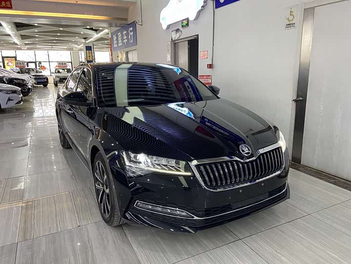Skoda Superb, 2023 — фото 3 из 9