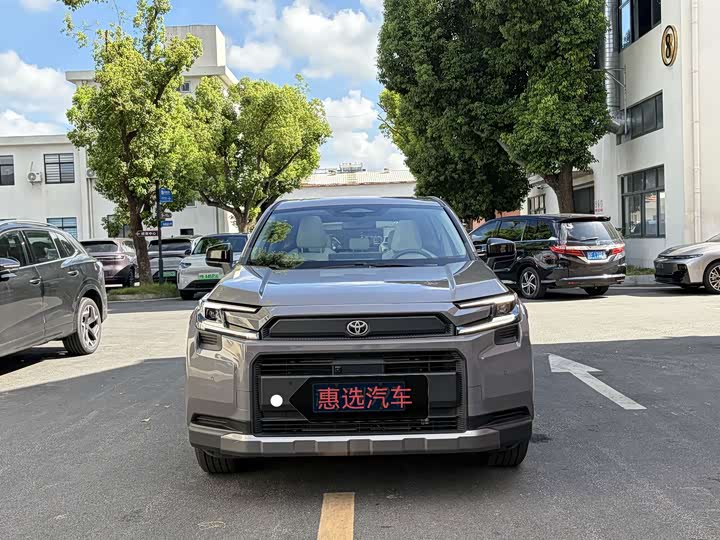 Toyota RAV4, 2025 — фото 2 из 9