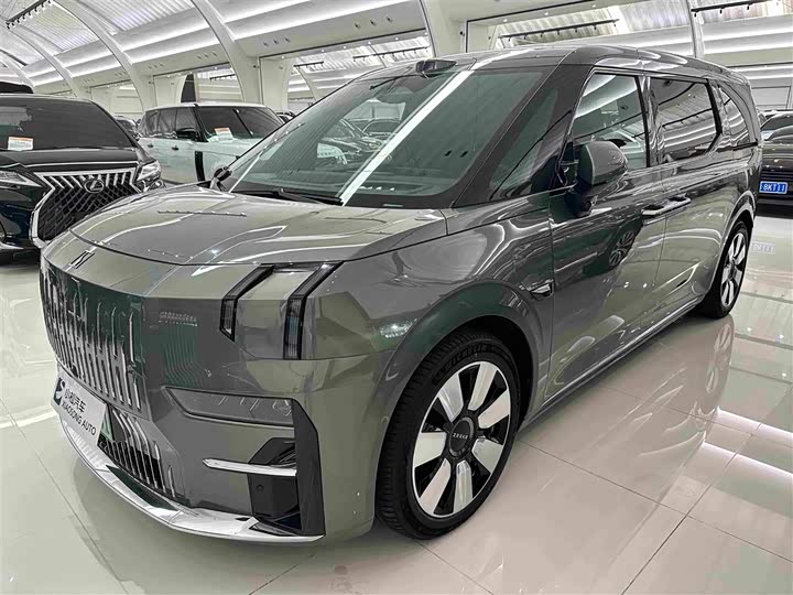 Zeekr 009, 2025 — купить в Санкт-Петербурге под ключ
