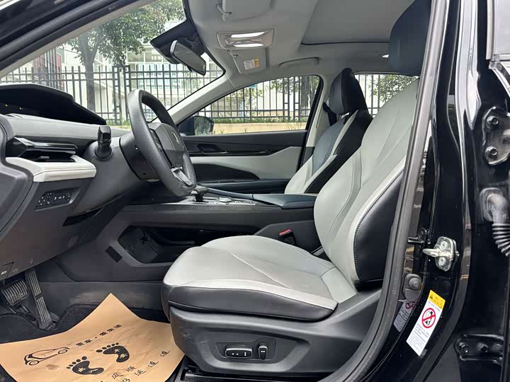 Changan UNI-V Hybrid, 2023 — фото 9 из 9